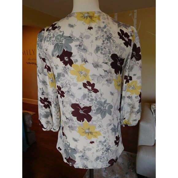 Gorgeous JOIE 100% Silk Floral Print Popover Braided Neck Blouse XS EXCELLENT!!! - Picture 6 of 8